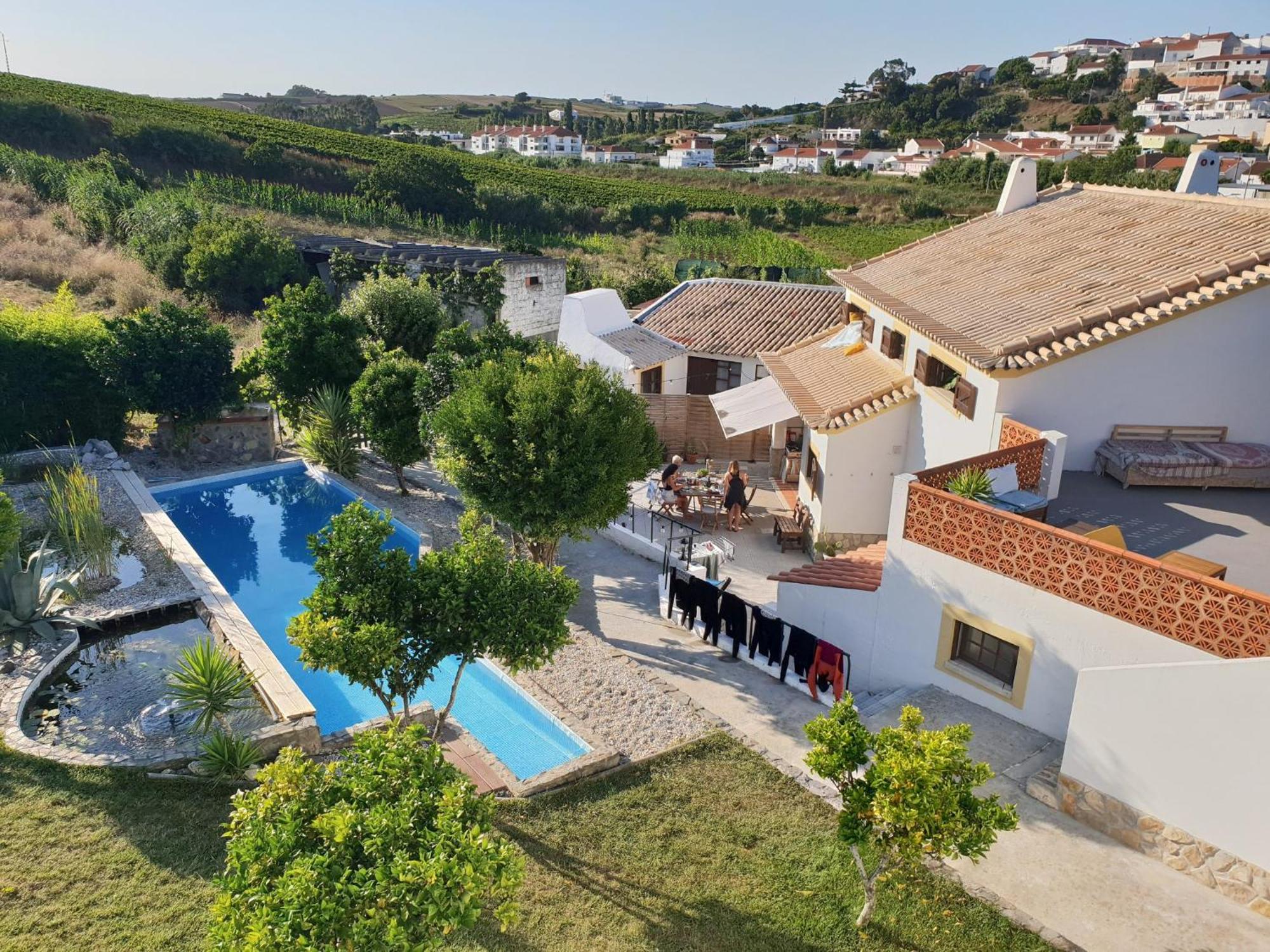 The Far End Surf House - Surf & Yoga Holidays Lourinhã Esterno foto